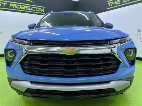 Used 2024 Chevrolet TrailBlazer LT w/ Driver Confidence Package FWD image 3