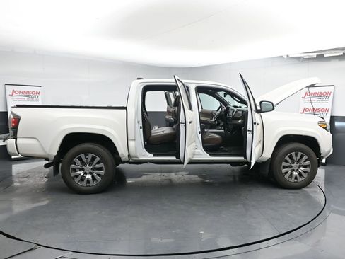 Used 2023 Toyota Tacoma Limited image 39