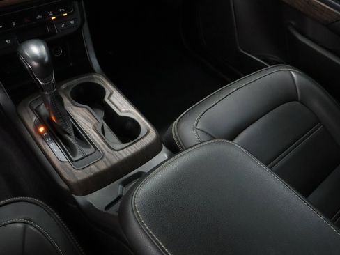 Used 2022 GMC Canyon Denali RWD image 17