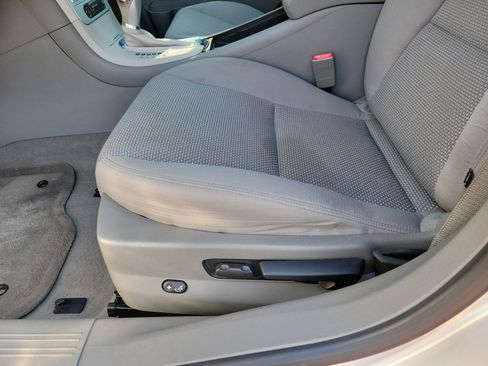 Used 2010 Chevrolet Malibu Hybrid image 5