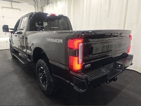 Used 2026 Ford F350 Platinum w/ Tremor Off-Road Package AWD/4WD image 3
