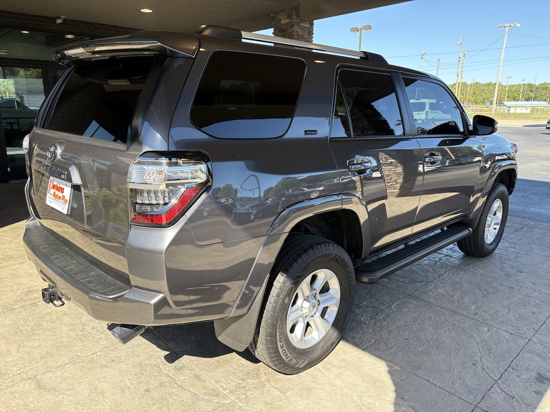 Used 2022 Toyota 4Runner SR5 Premium w/ Moonroof Package AWD/4WD image 6