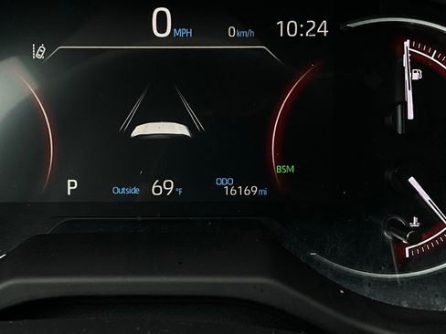 Used 2025 Toyota RAV4 XLE image 39