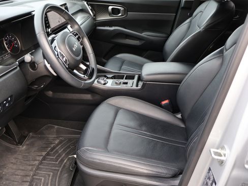 Used 2023 Kia Sorento EX image 43