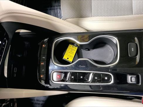 Used 2023 Buick Envision Preferred AWD/4WD image 41