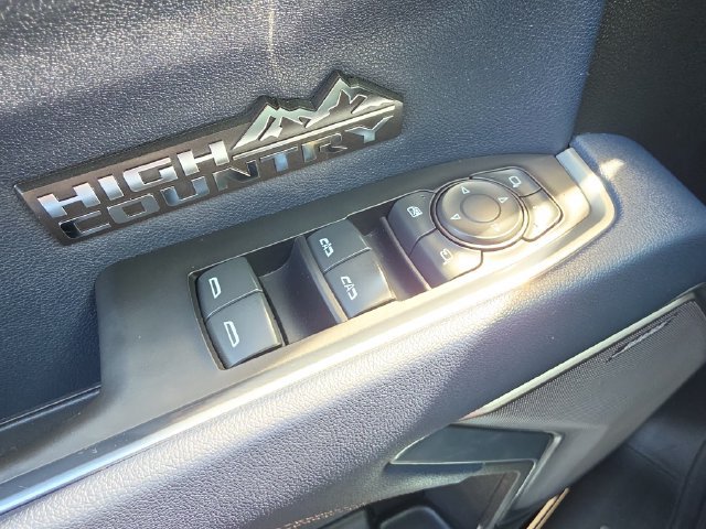 Certified 2022 Chevrolet Silverado 1500 High Country w/ High Country Premium Package AWD/4WD image 20