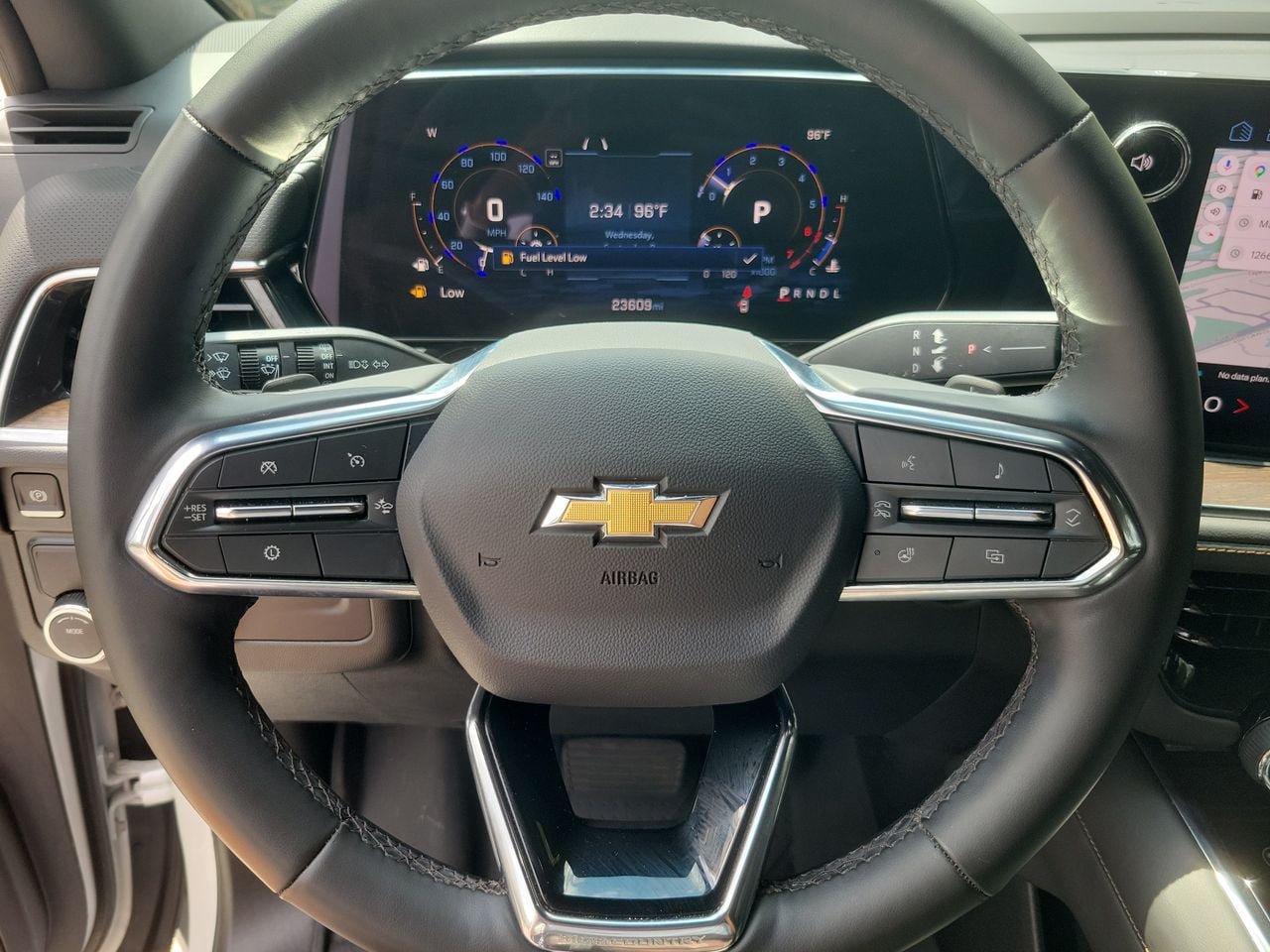 Used 2025 Chevrolet Suburban High Country RWD image 18