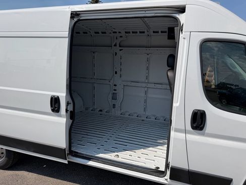 Used 2023 RAM ProMaster 2500 FWD image 24