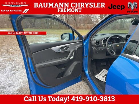 Used 2024 Chevrolet Blazer LT w/ Convenience Package image 2