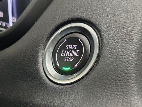 Certified 2022 Cadillac XT4 Luxury FWD image 23