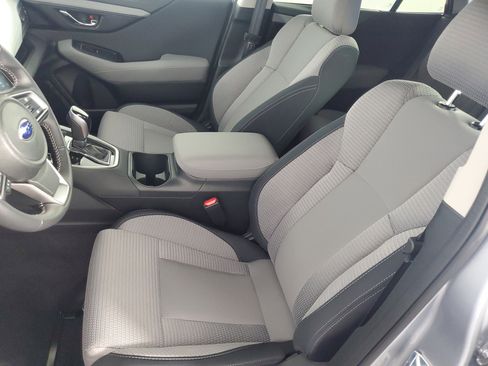 Used 2025 Subaru Outback Premium image 12
