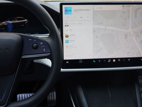 Used 2022 Tesla Model S Plaid AWD/4WD image 26
