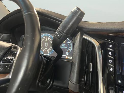 Used 2015 Cadillac Escalade Premium image 23