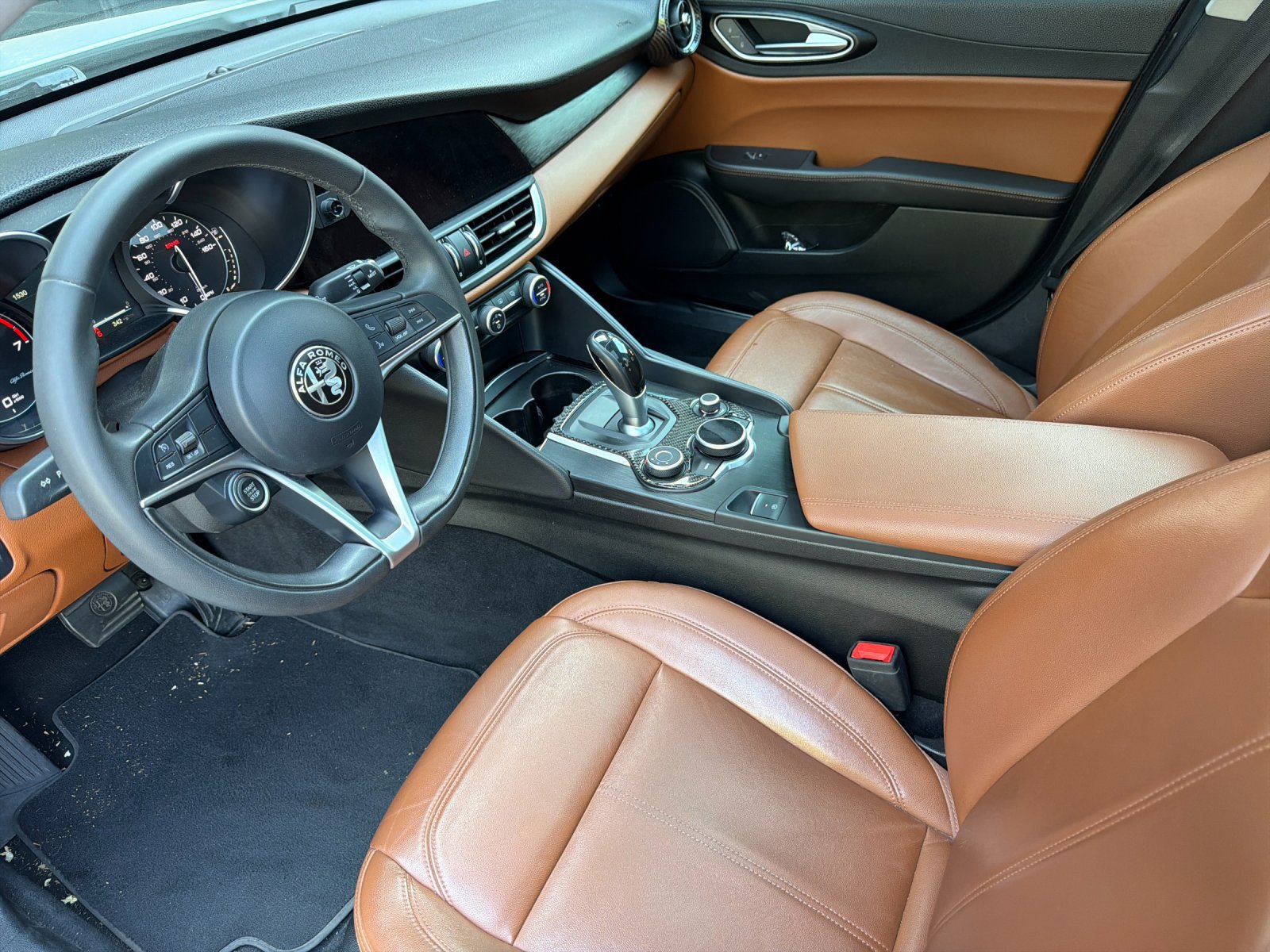 Used 2017 Alfa Romeo Giulia RWD image 9