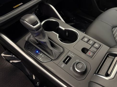 Used 2025 Toyota Highlander XSE image 15