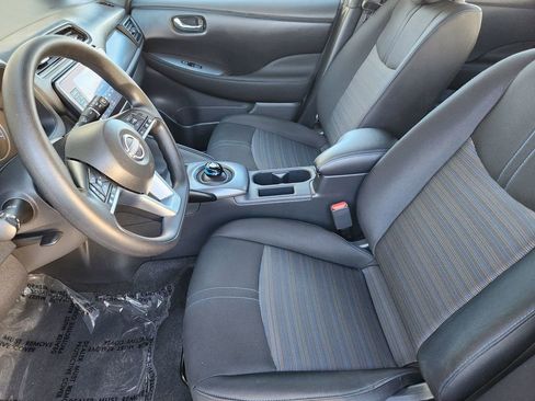 Used 2025 Nissan Leaf S image 7