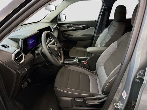 Used 2025 Chevrolet TrailBlazer LT image 13