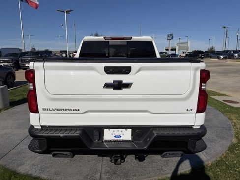 Used 2024 Chevrolet Silverado 1500 LT Trail Boss w/ Convenience Package II image 5