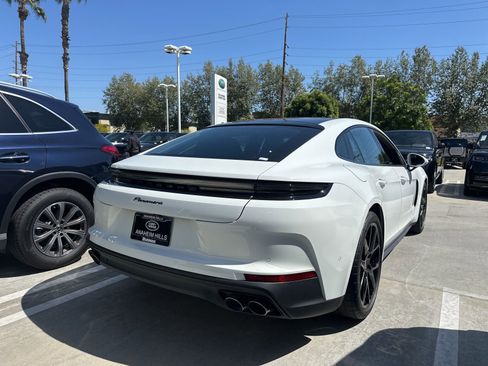 Used 2026 Porsche Panamera image 3