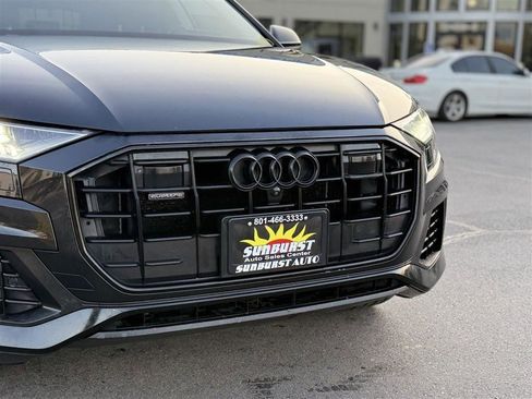 Used 2022 Audi Q8 Prestige w/ Prestige Package AWD/4WD image 10