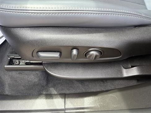 Used 2023 Buick Enclave Essence w/ Experience Buick Package AWD/4WD image 8