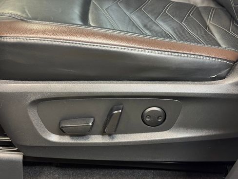 Used 2023 Nissan Pathfinder Platinum w/ Cargo Package image 11