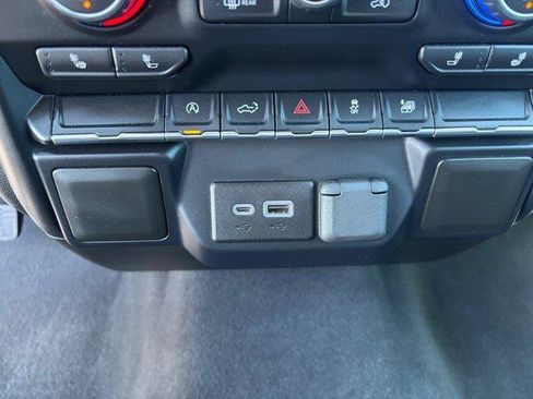 Used 2021 Chevrolet Silverado 1500 LT image 22