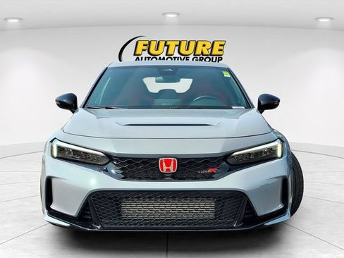 Used 2024 Honda Civic Type R image 2