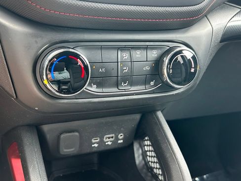 Used 2023 Chevrolet TrailBlazer RS FWD image 33