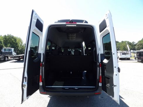 Used 2025 Mercedes-Benz Sprinter 2500 image 45