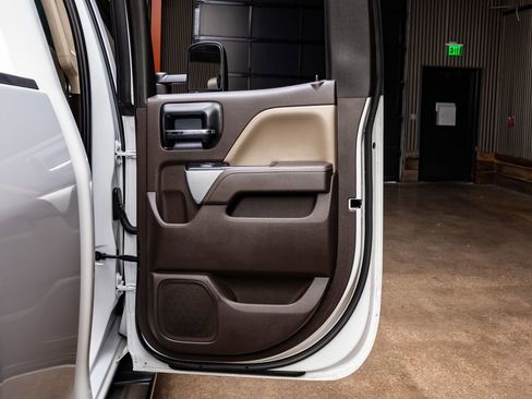 Used 2015 Chevrolet Silverado 2500 LTZ w/ LTZ Plus Package image 34