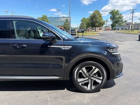Certified 2023 Kia Sorento SX Prestige AWD/4WD image 6