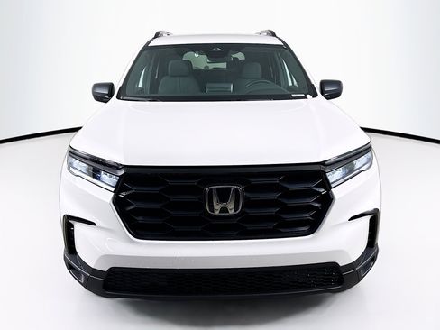 New 2025 Honda Pilot Sport image 3