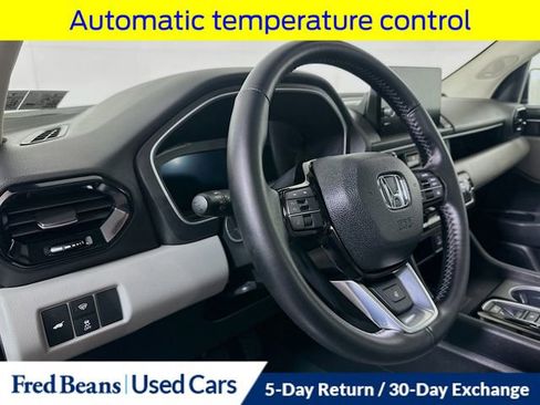 Used 2025 Honda Pilot Elite image 11