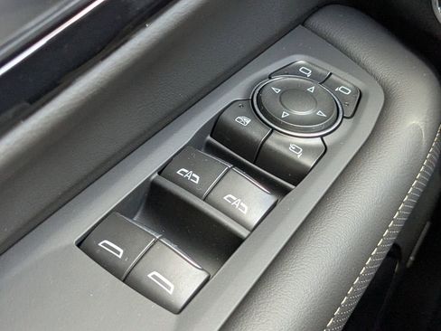 New 2025 Chevrolet Suburban Premier image 46