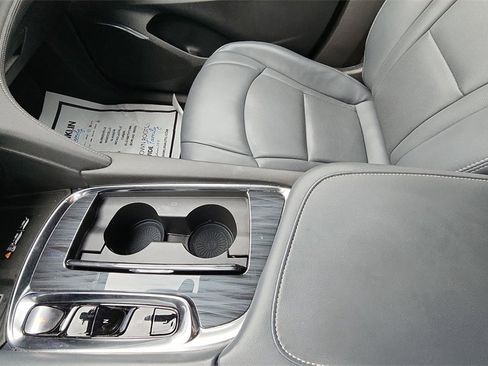 Used 2022 Buick Enclave Essence w/ Experience Buick Package image 25