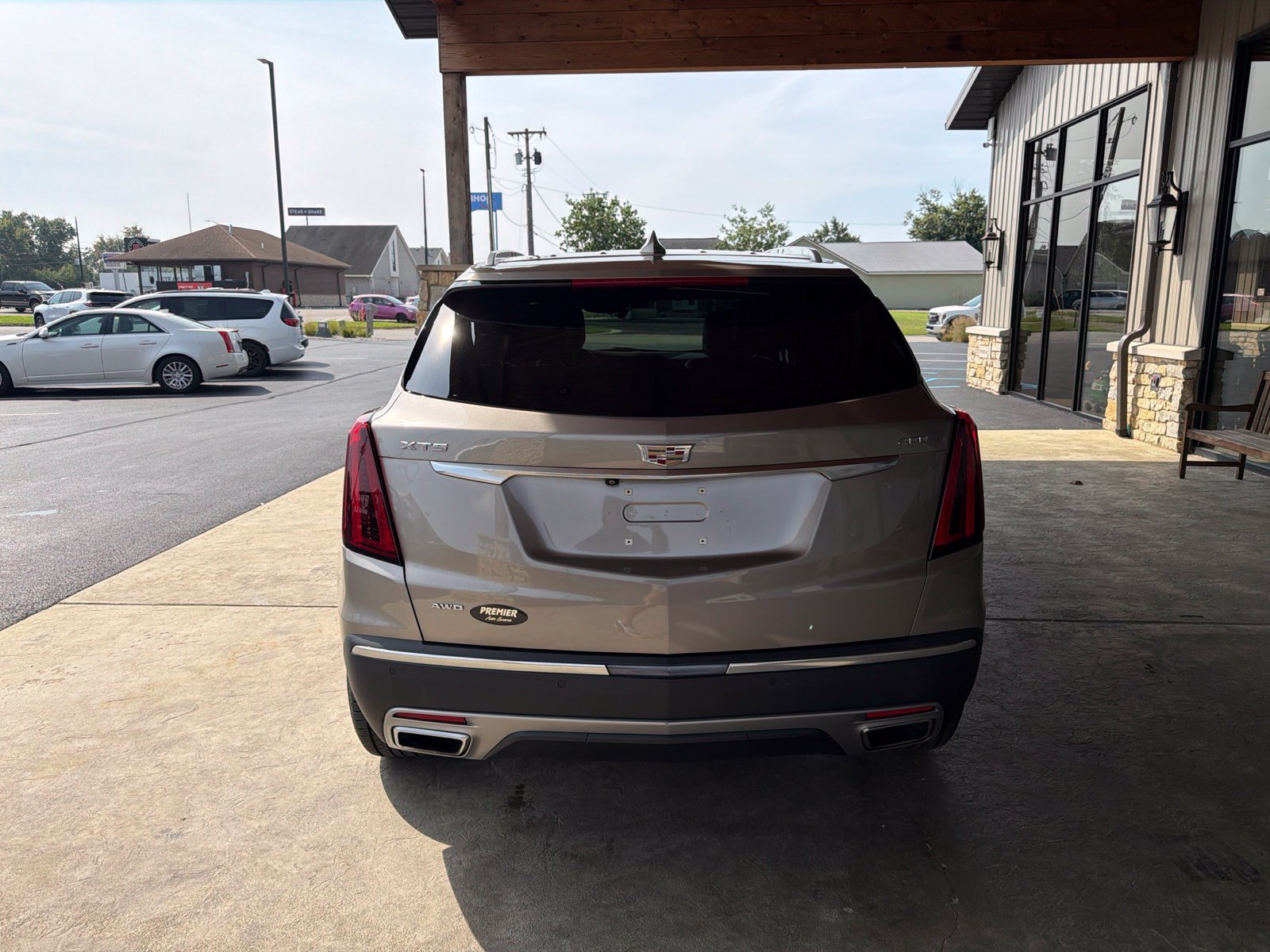 Used 2022 Cadillac XT5 Premium Luxury w/ LPO, Floor Liner Package AWD/4WD image 20
