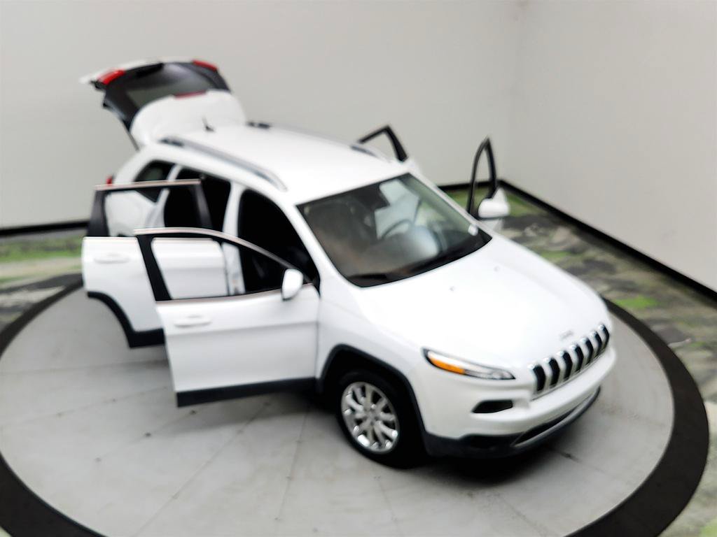 Used 2014 Jeep Cherokee Limited w/ Technology Group FWD image 46