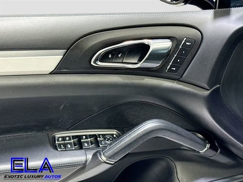 Used 2016 Porsche Cayenne Turbo image 19