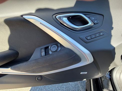 Used 2018 Chevrolet Camaro ZL1 image 17