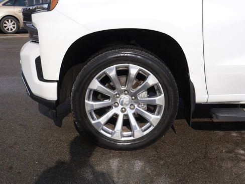 Used 2022 Chevrolet Silverado 1500 High Country w/ Technology Package image 10