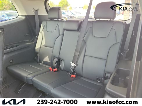 Certified 2024 Kia Telluride EX w/ EX Captain's Chair Package FWD image 13