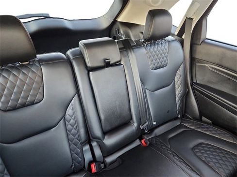 Used 2024 Ford Edge Titanium image 18