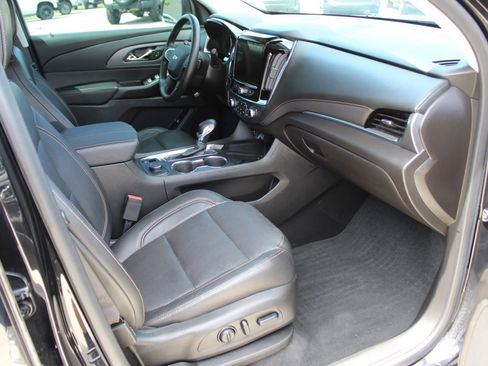 Used 2021 Chevrolet Traverse Premier w/ Redline Edition FWD image 30