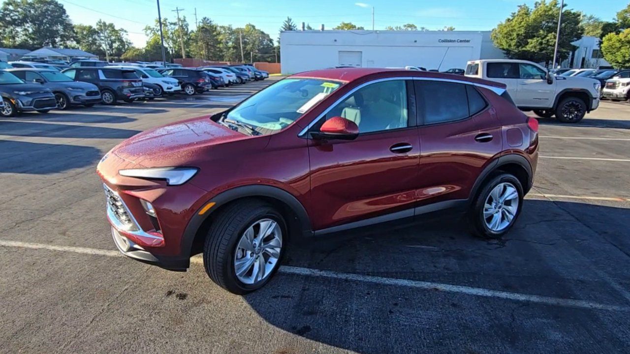 Certified 2024 Buick Encore GX Preferred w/ Comfort Package FWD image 4