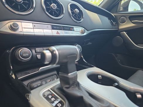 Used 2019 Kia Stinger GT1 AWD/4WD image 19