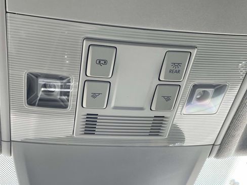 Certified 2024 Volkswagen Tiguan SE image 29