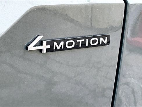 Used 2025 Volkswagen Atlas SEL Premium R-Line AWD/4WD image 10