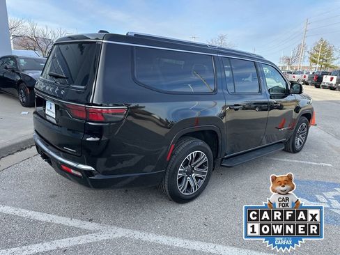 Used 2024 Jeep Wagoneer L Series II w/ Flexible Seating Group image 33