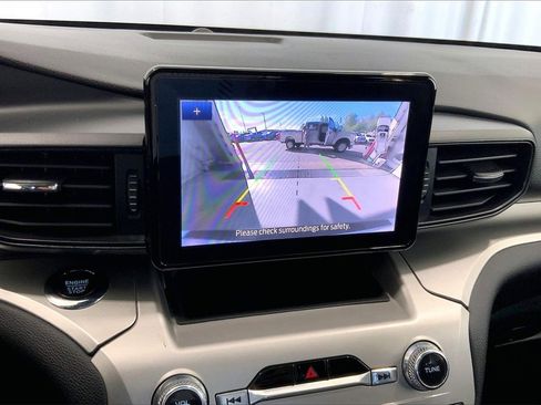 Used 2022 Ford Explorer XLT image 24